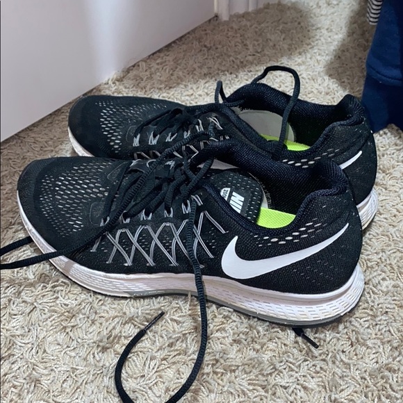 Nike Shoes - Nike Zoom Pegasus 32